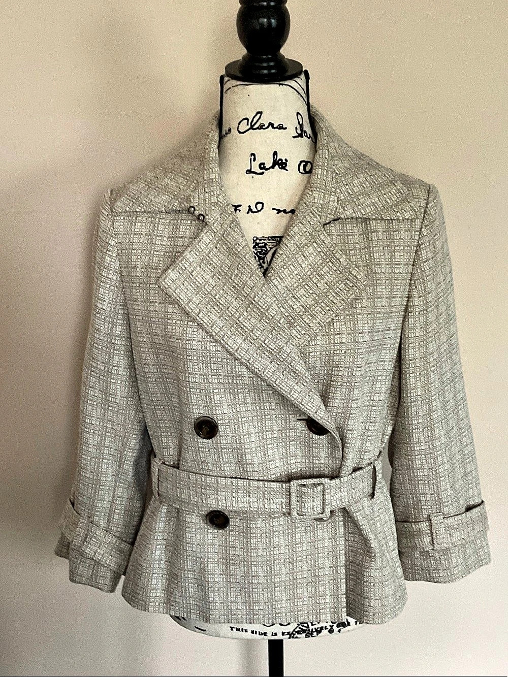 Vintage Allegory Textured Belted Blazer in Cream Size 8